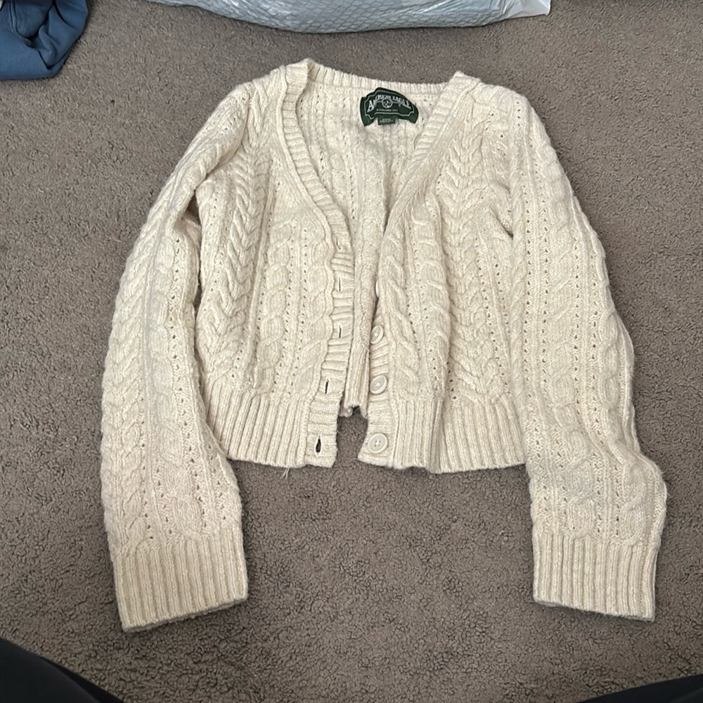 White/cream cropped cardigan